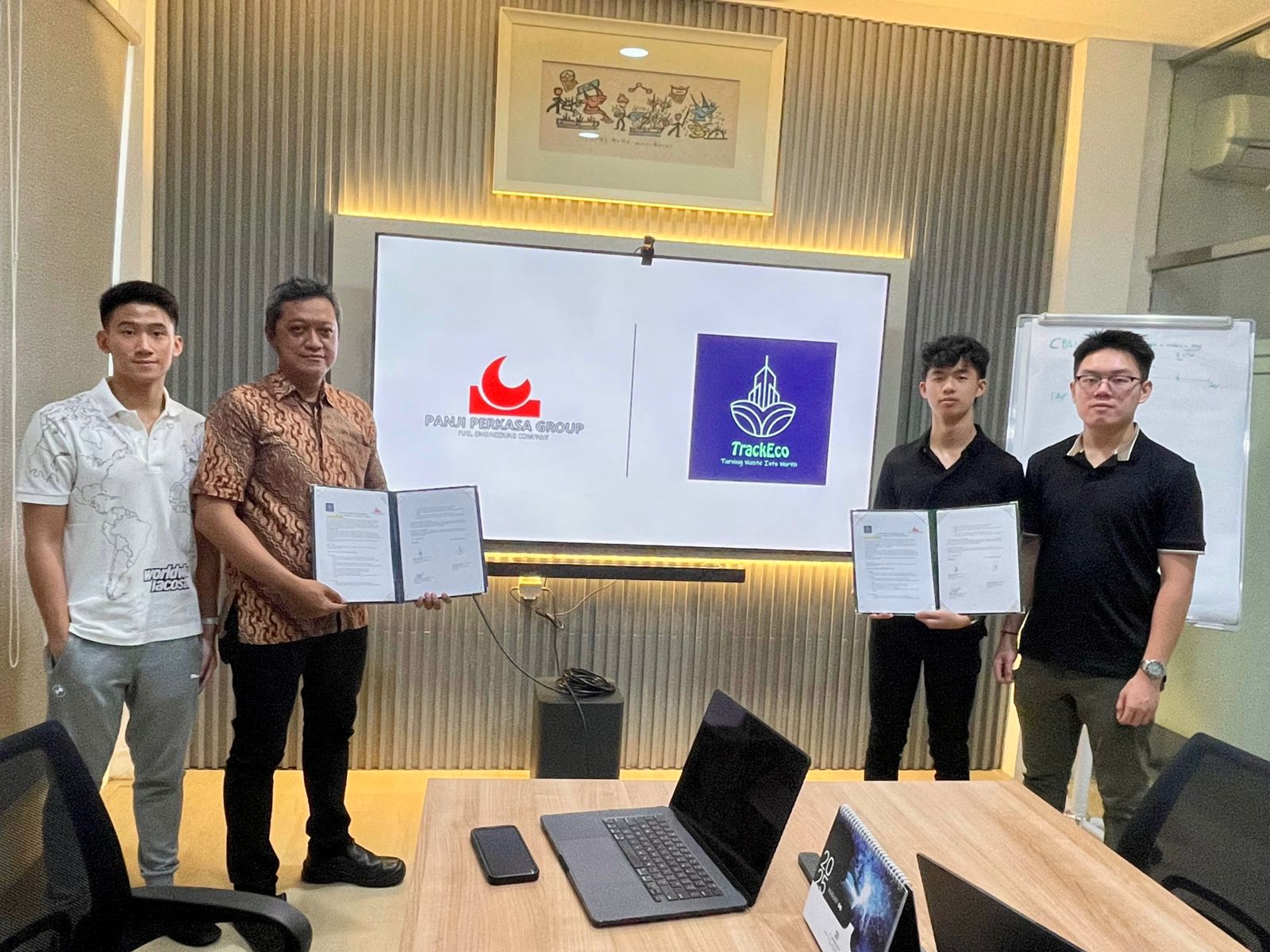 TrackEco community education program